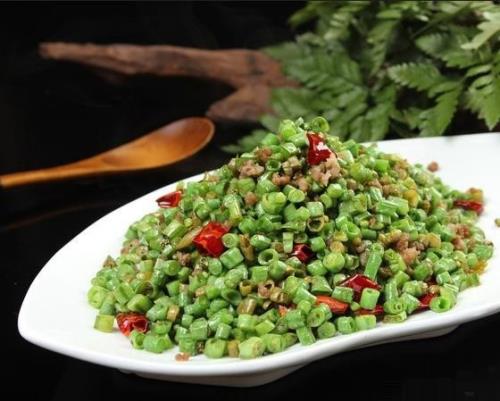 泡豇豆炒蕹菜杆
