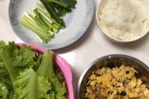 简单生菜包饭.