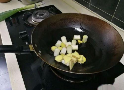 秘制蒜蓉小龙虾尾