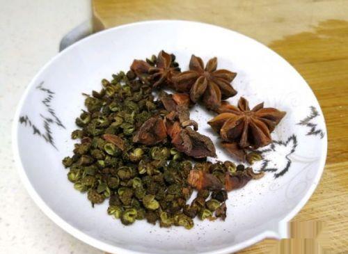 秘制蒜蓉小龙虾尾