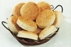 上班族夏季饮食大全：[11]葱花烧饼制作方法.