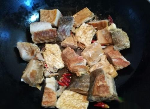 #美食# 红烧腊鱼