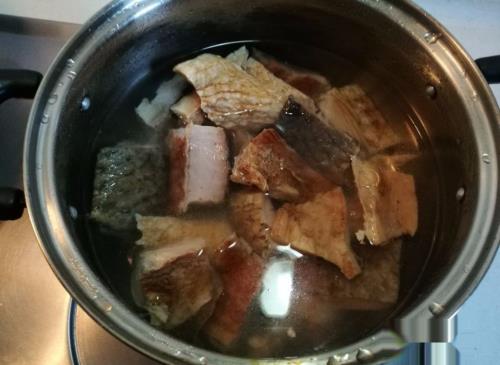 #美食# 红烧腊鱼