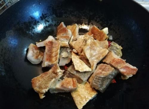 #美食# 红烧腊鱼