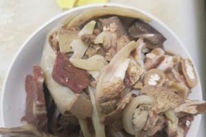 自制的羊杂汤.