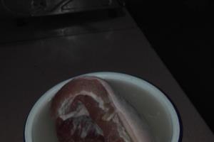 自制芋头红烧肉.
