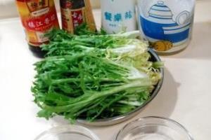 蒜汁麻酱拌苦菊.