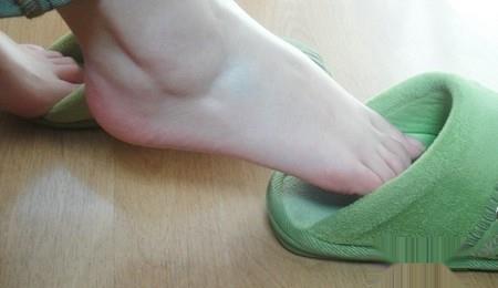 如何有效爱护双脚?