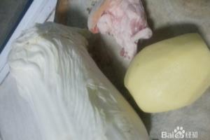东北大白菜炖土豆的秘制做法.