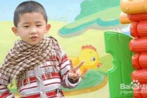 父母离家，孩子哭闹怎么办？.