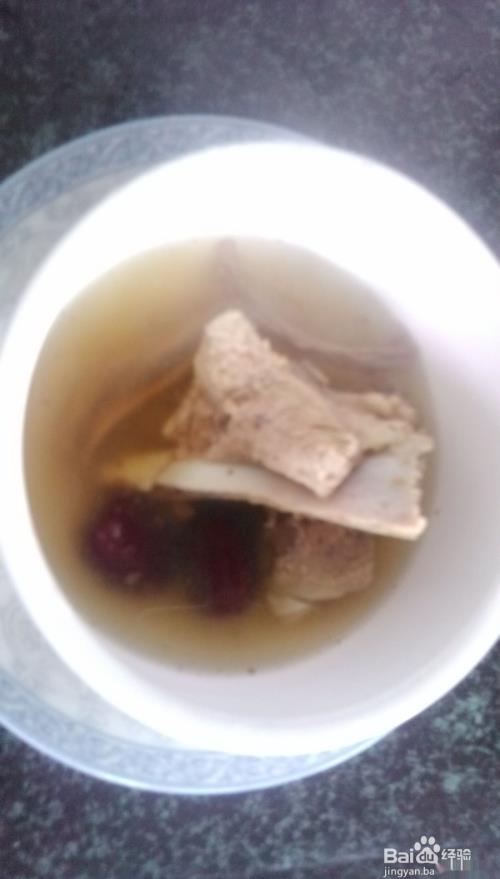 红枣茶树菇骨头汤