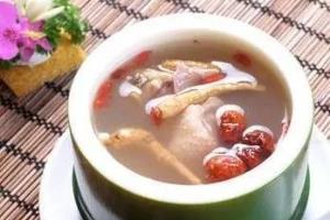 西洋参炖鸡汤的功效.