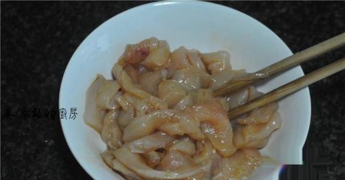 怎么做有胃口的黑麦粉蒸鸡肉