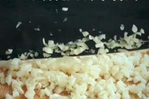蒜蓉大虾简单做法.