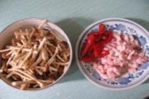 怎样自制美极烹茶树菇.