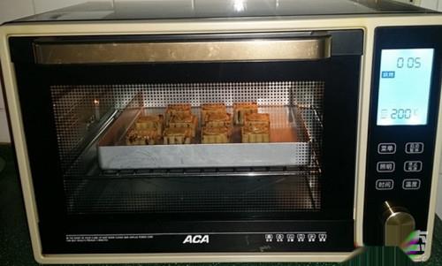 广式蛋黄月饼