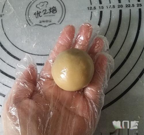 广式蛋黄月饼