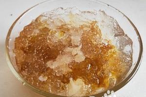 桃胶皂角米雪燕羹.