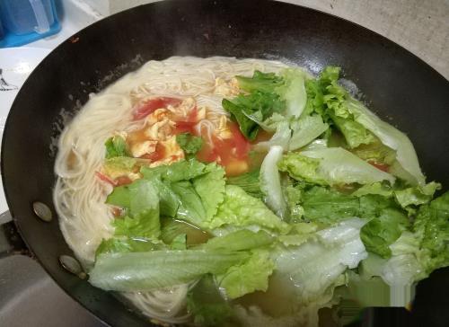 在家做西红柿鸡蛋面怎么做简单又好吃