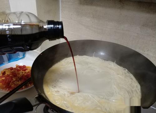 在家做西红柿鸡蛋面怎么做简单又好吃