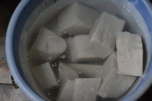 重庆特色早餐——油醪糟煮糍粑！.