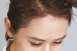 打造蓬松感编发，做气质长发淑女.