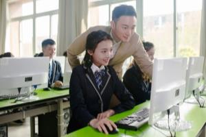 女孩子初中毕业学什么有前途.
