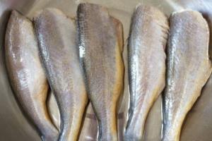 酥炸小黄鱼的做法.
