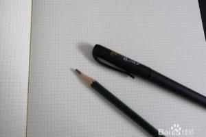 如何用网格本画简单的心形像素画.
