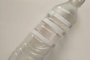 怎样只用一个矿泉水瓶做玩具.