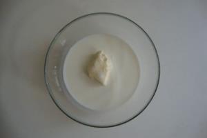 哄你蛋糕教你制作美味的经典奶酪布丁.
