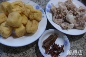 油豆腐烧兔肉.