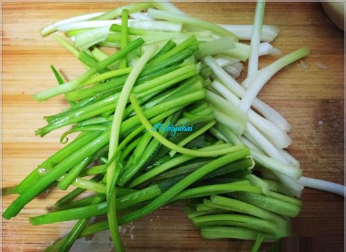 家常菜系蒜葱烧金鲳
