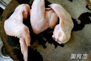 砂锅烤鸡翅的做法.