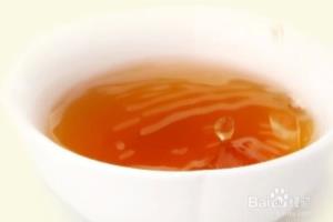夏天吃舌尖上的美味时，别忘了喝杯鱼腥草茶.