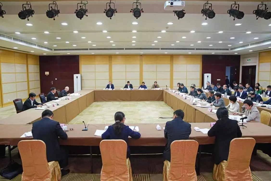 领导参加会议用出席还是列席(5)