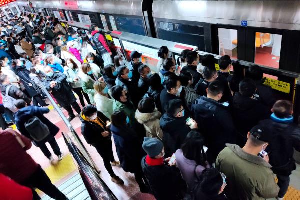 地铁英语怎么说underground.