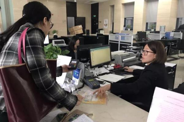 杭州下沙市民中心周末上班吗.