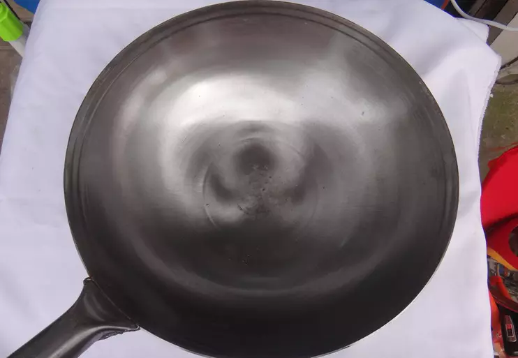 什么铁锅好一点是生铁还是熟铁(5)