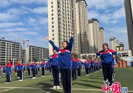 体操队形比赛口号(1)