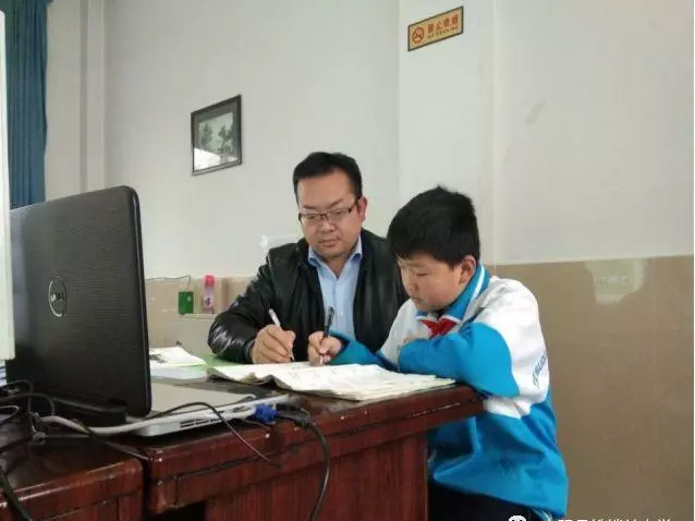 用心教书潜心育人格言(2)