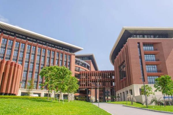 中山大学材料学院在哪个校区.