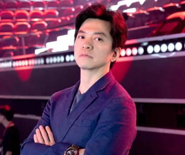 李健妻子是做什么的(38)