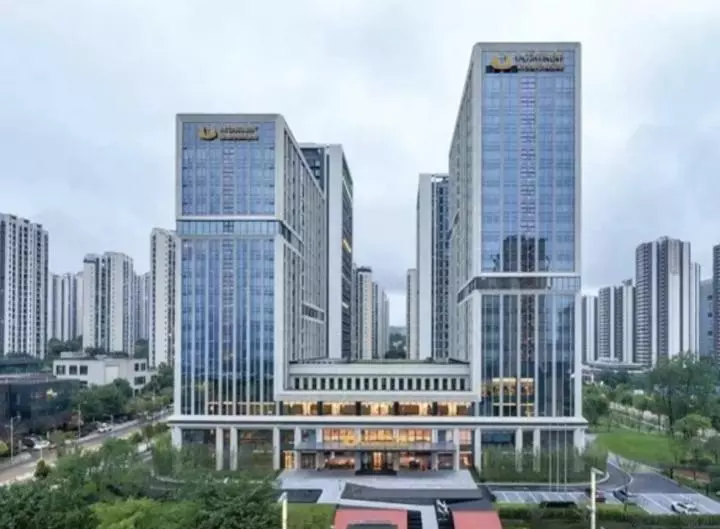 五洲皇冠酒店属于什么集团(1)