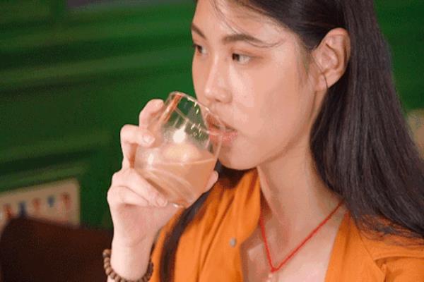 九龙冰室粤语怎么说.