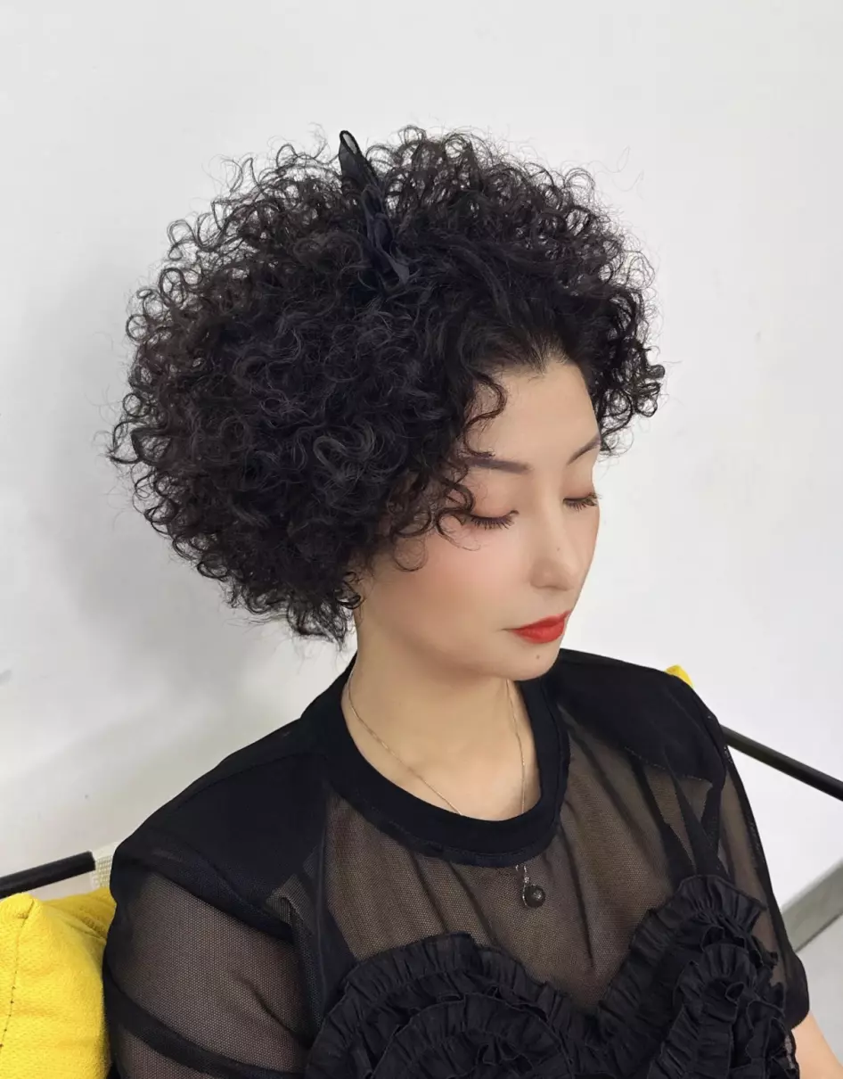 脸平如何变得立体扁脸发型(12)