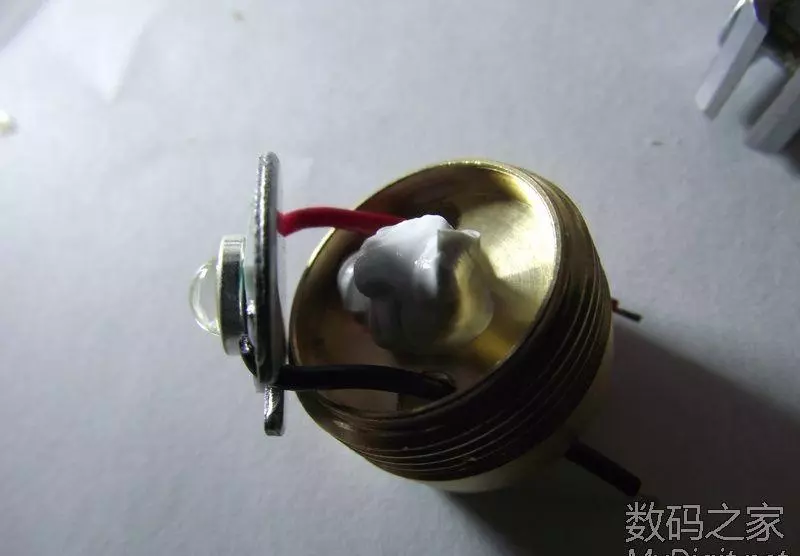 小电筒如何组装图解(10)