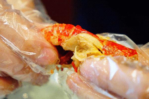 小龙虾算不算海鲜?海鲜过敏的人能吃吗.