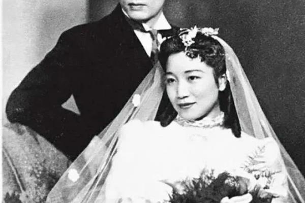 吴文藻的夫人是谁.