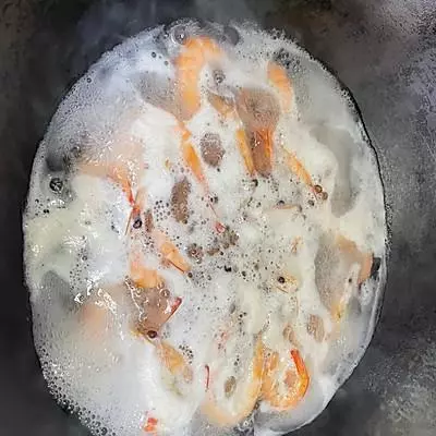 白灼虾蘸料用生抽还是蒸鱼豉油好(9)